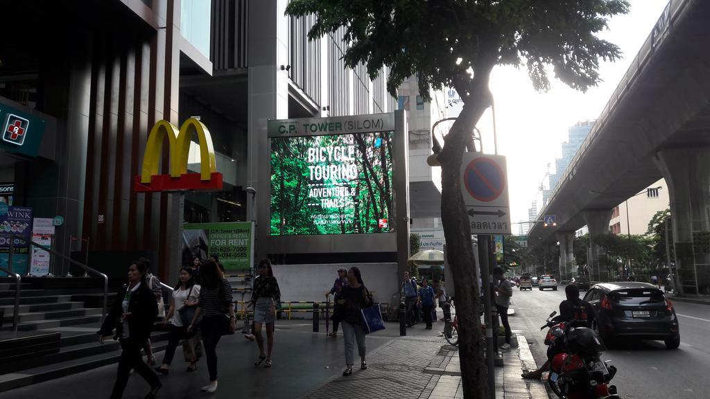 Smile Society Vandrarhem Bangkok Exteriör bild