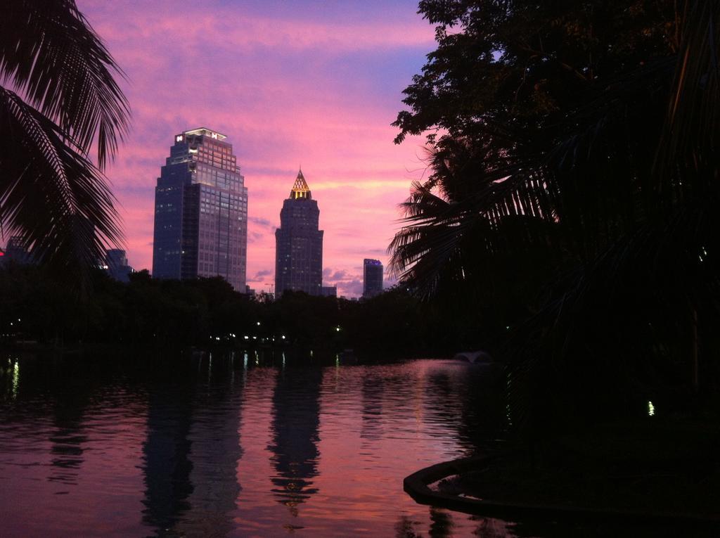 Smile Society Vandrarhem Bangkok Exteriör bild